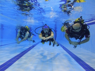  Tauchen lernen im Pool 